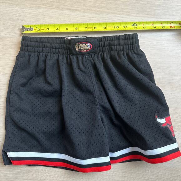 Rare Chicago Bulls Mitchell & Ness Short - Size XS New - Picture 6 of 9